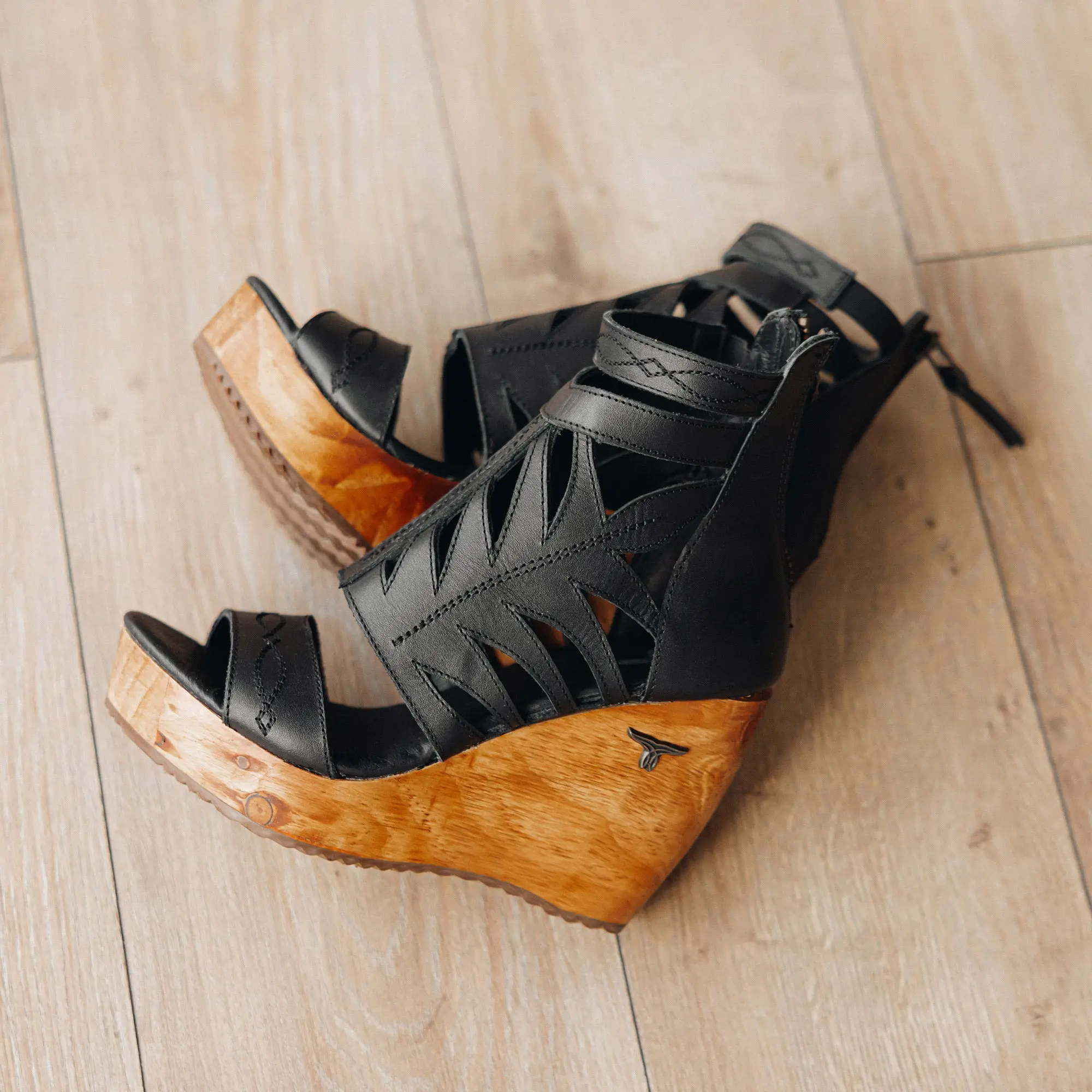 Becca Wedge - Jet Black - Image 13